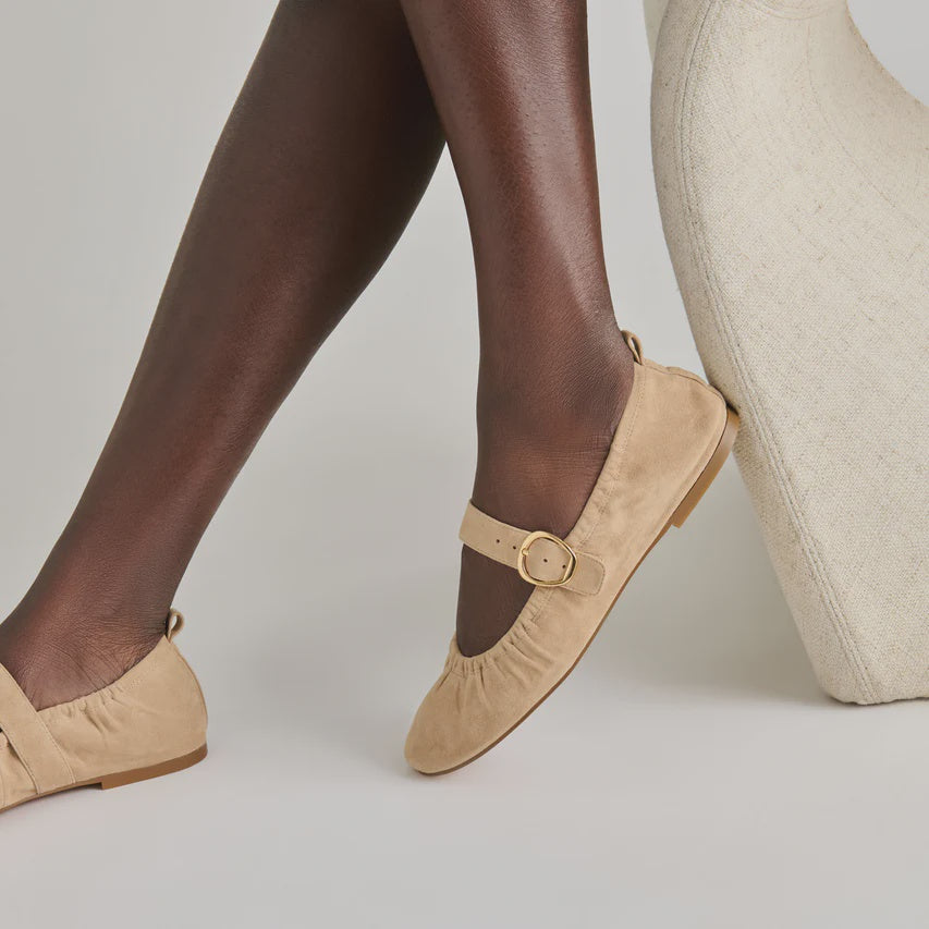Dolce Vita Caely Flat in Suede Camel