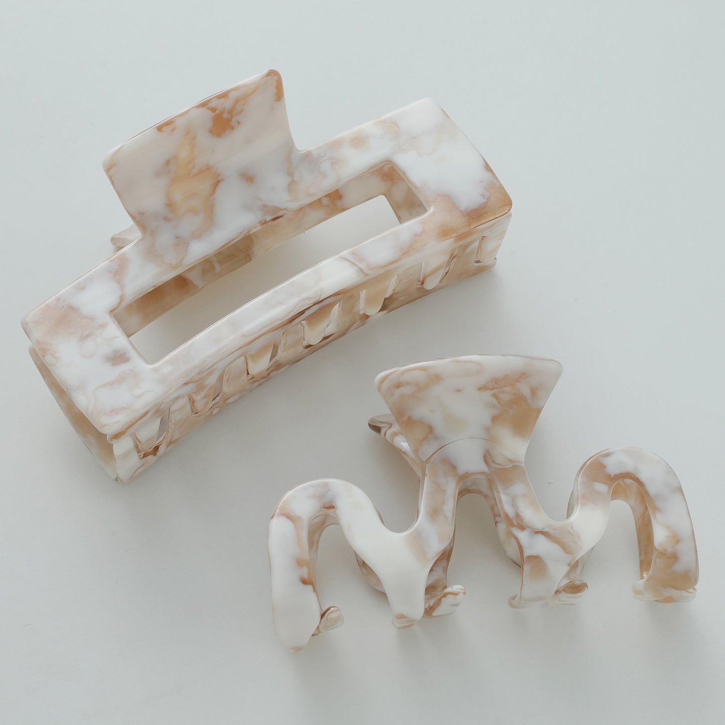 Calacutta Large Clip Gold