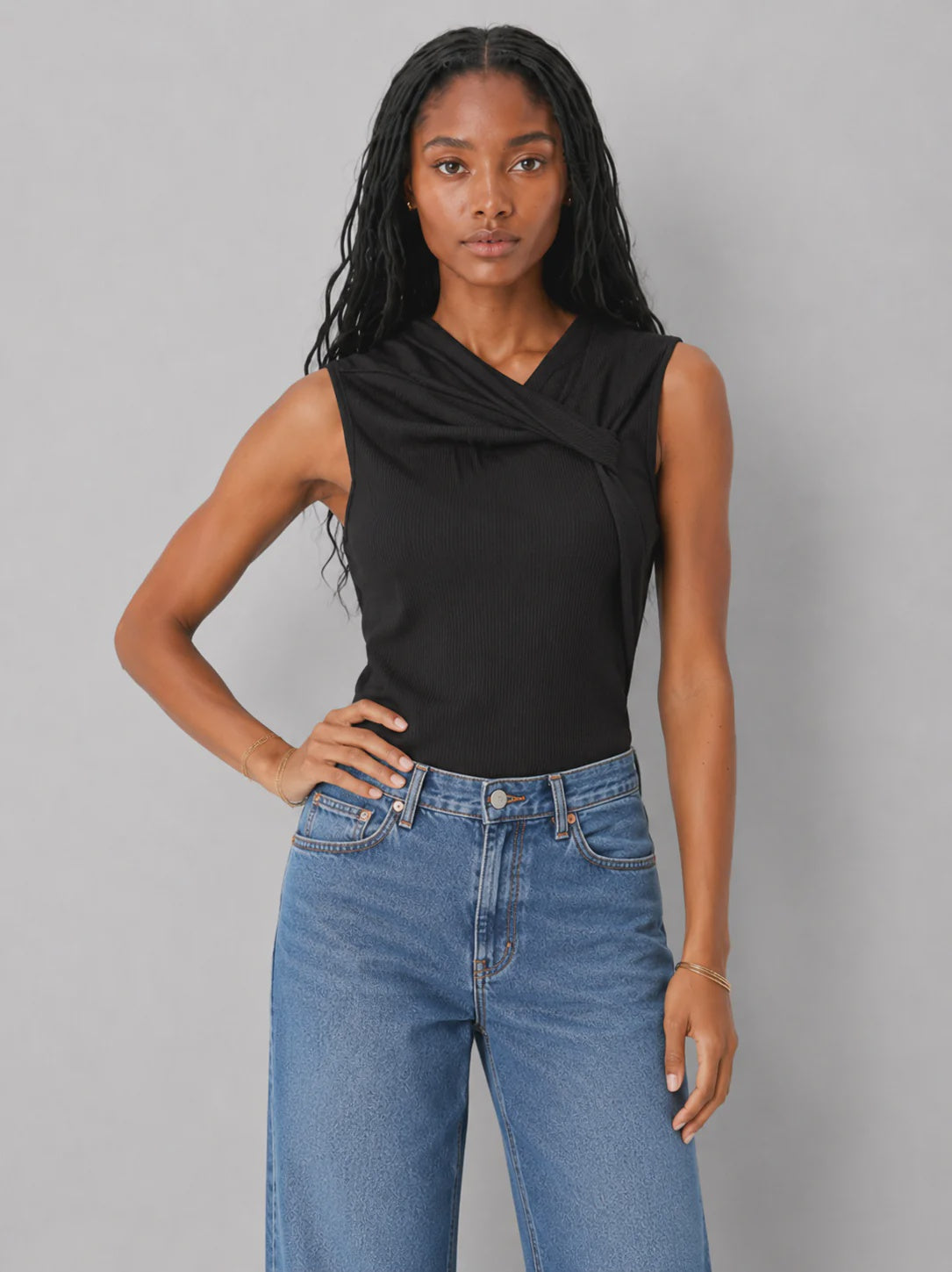 Elan Front Twist Top